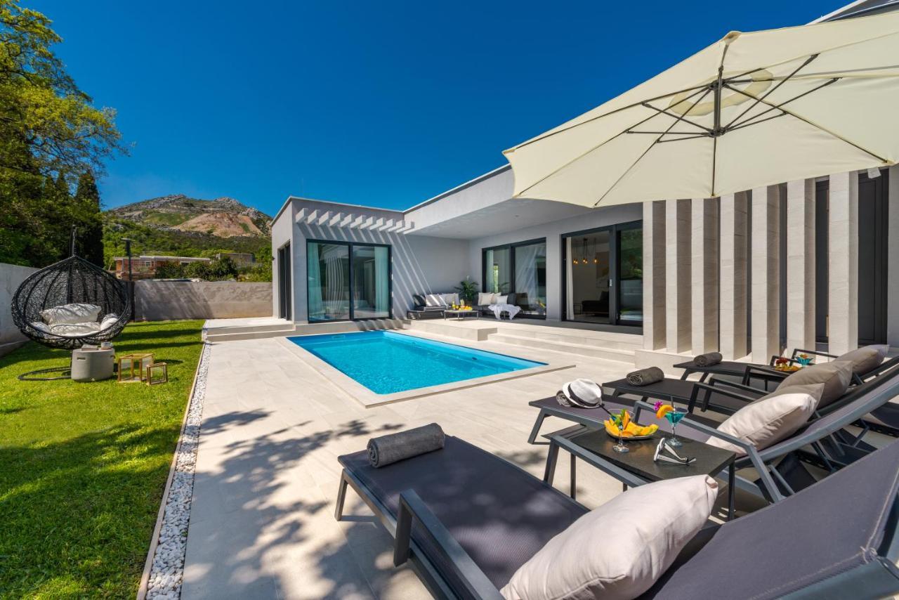 Villa Oasis - Your Luxury Home Away From Home Celopeci Exteriör bild