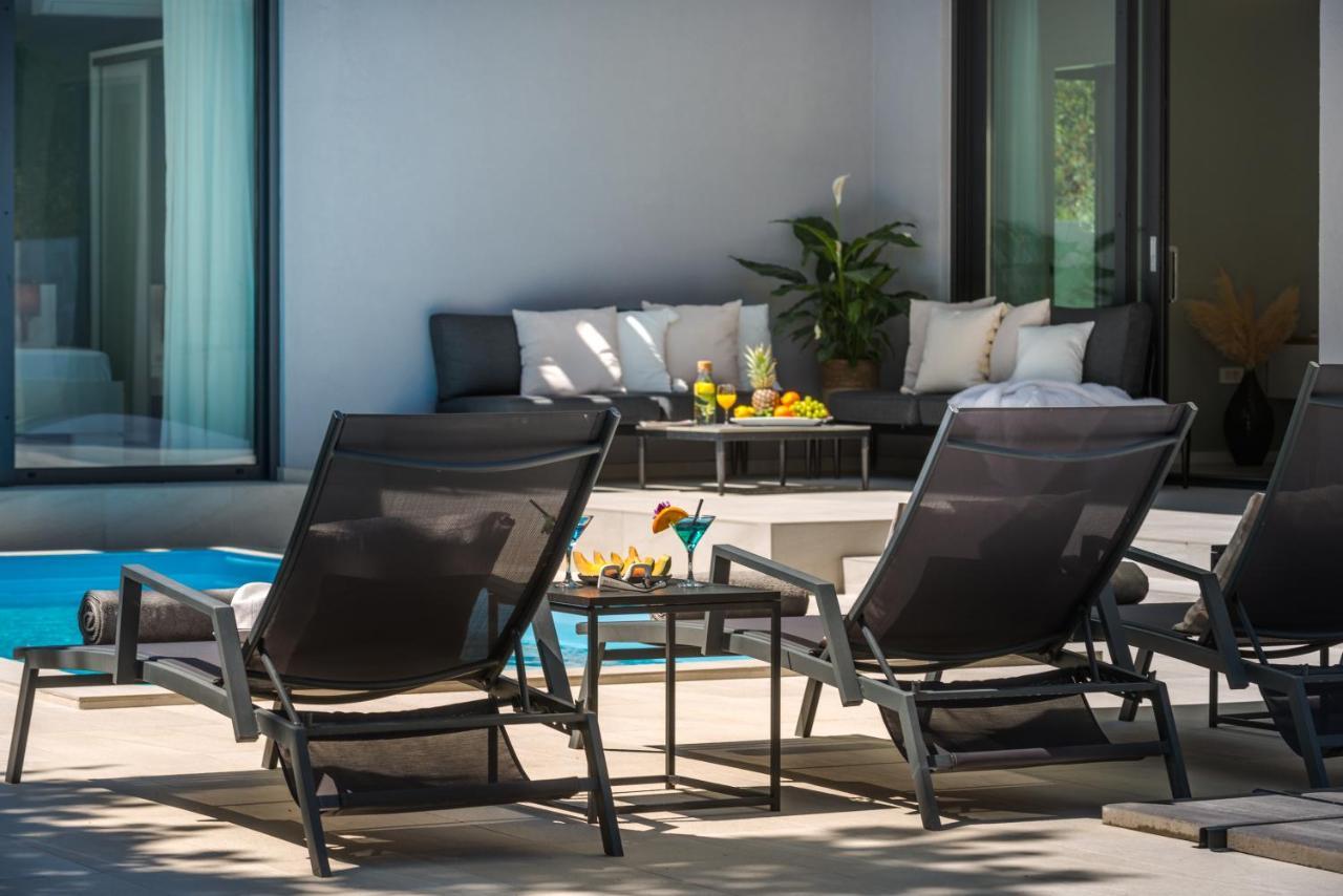 Villa Oasis - Your Luxury Home Away From Home Celopeci Exteriör bild