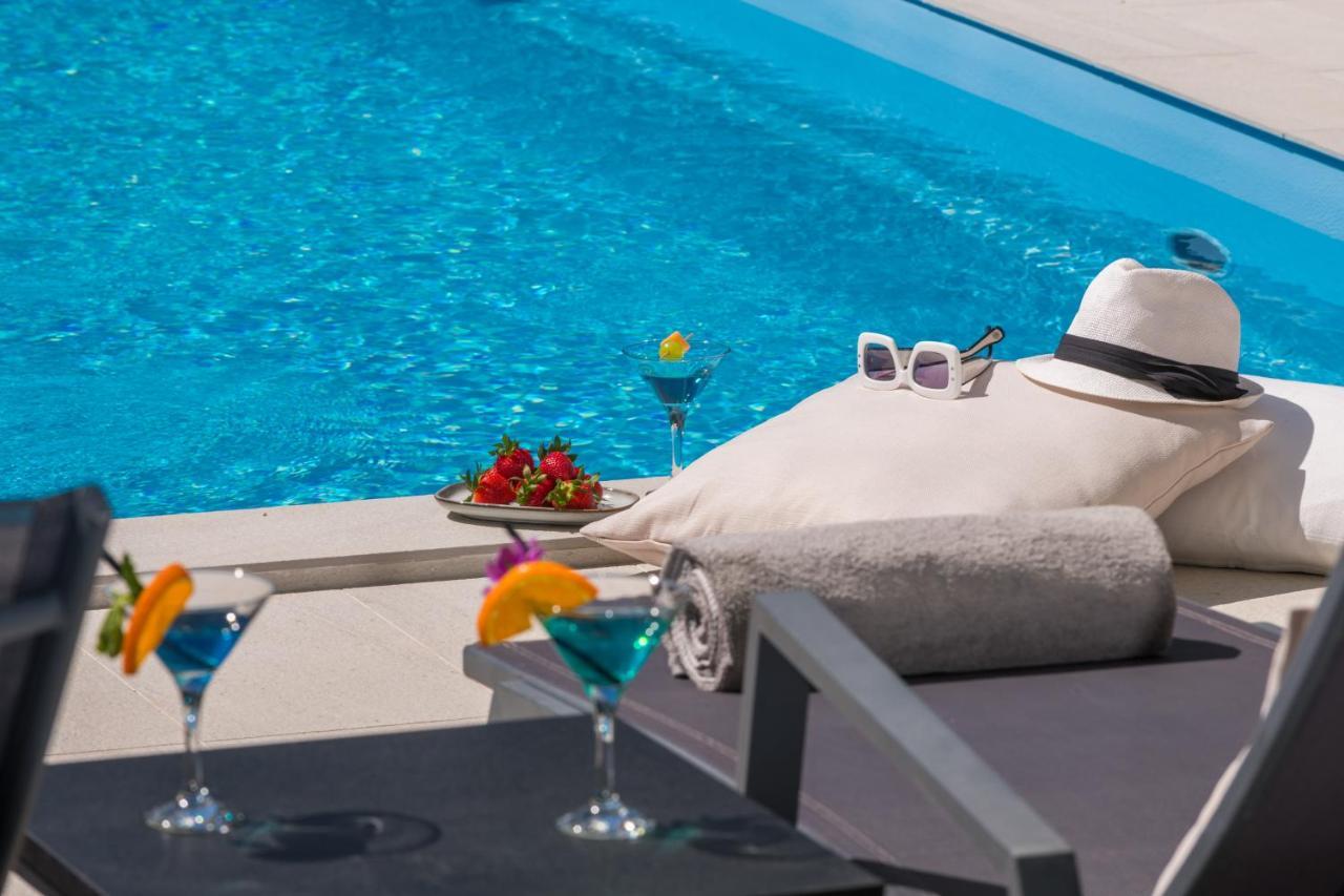 Villa Oasis - Your Luxury Home Away From Home Celopeci Exteriör bild