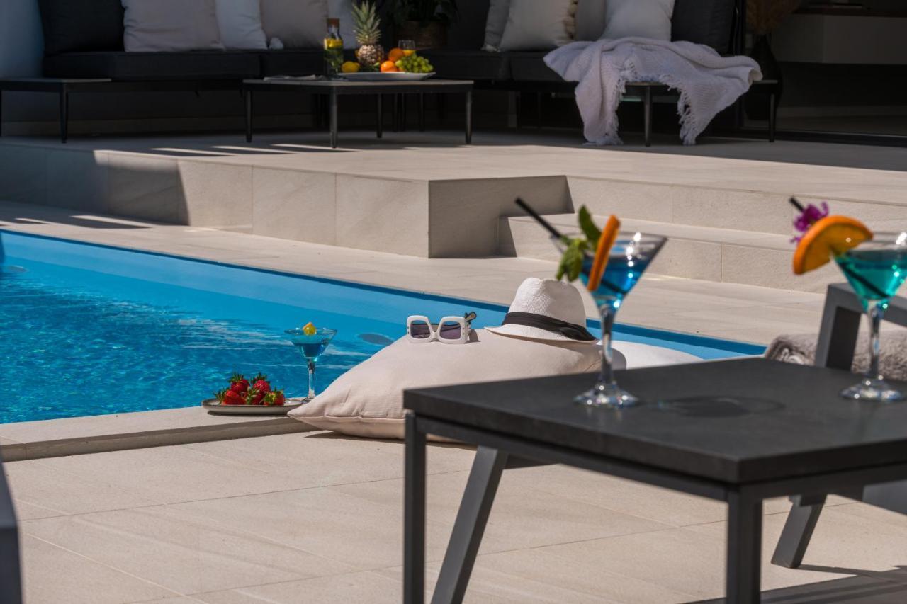 Villa Oasis - Your Luxury Home Away From Home Celopeci Exteriör bild