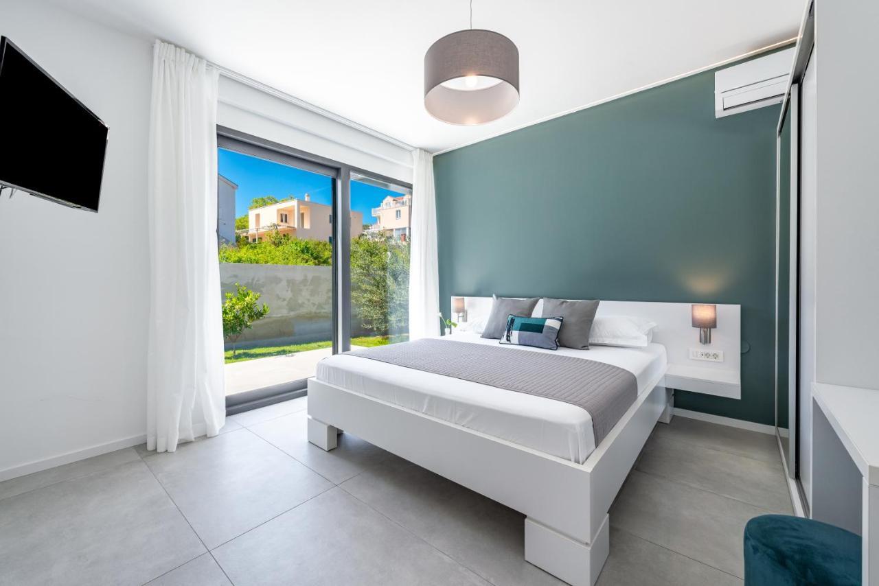 Villa Oasis - Your Luxury Home Away From Home Celopeci Exteriör bild