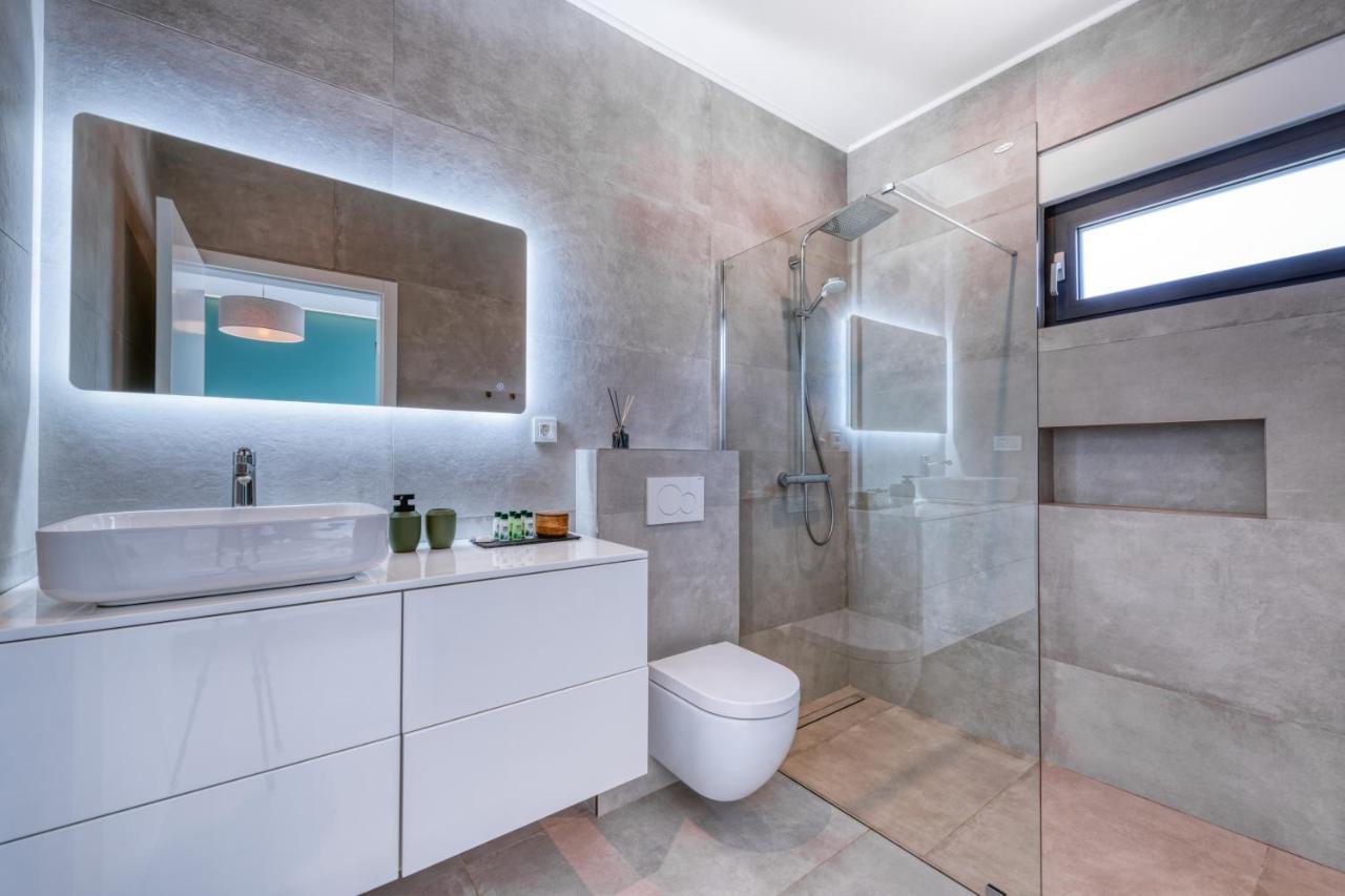 Villa Oasis - Your Luxury Home Away From Home Celopeci Exteriör bild