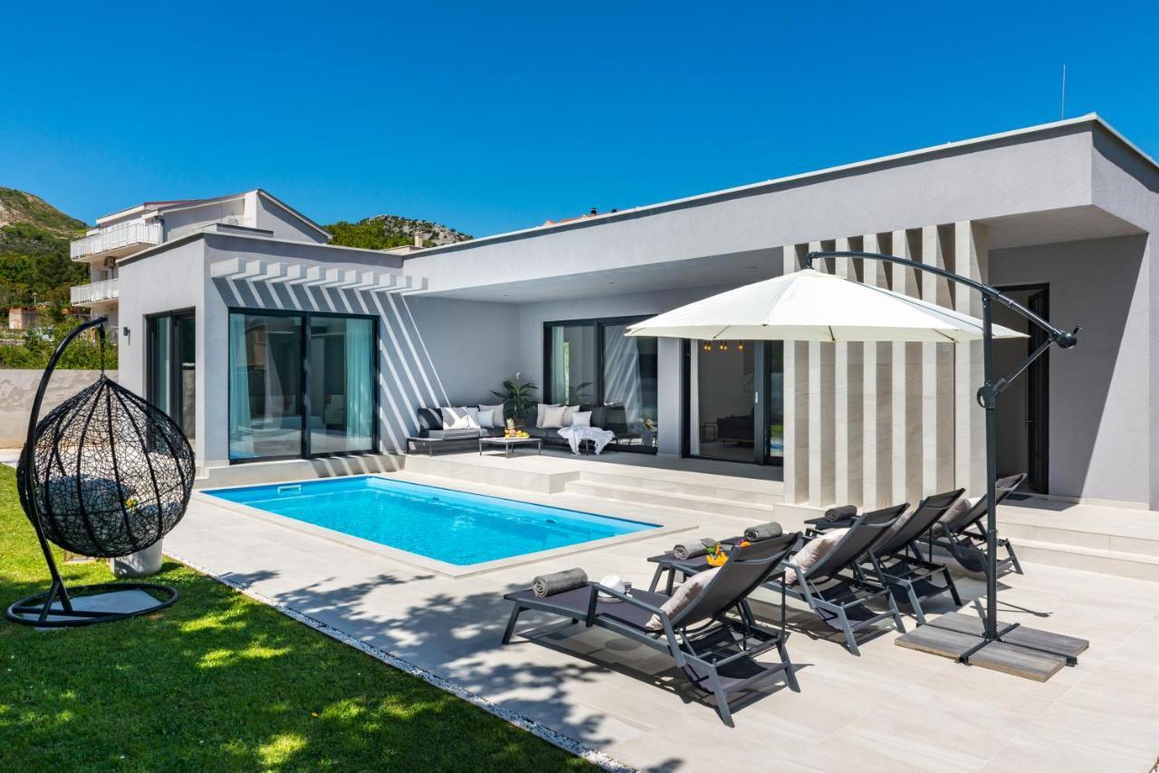 Villa Oasis - Your Luxury Home Away From Home Celopeci Exteriör bild