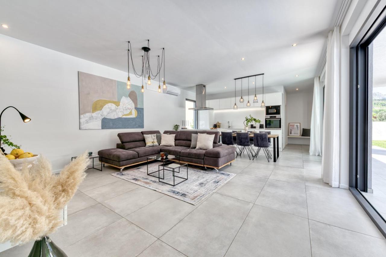 Villa Oasis - Your Luxury Home Away From Home Celopeci Exteriör bild