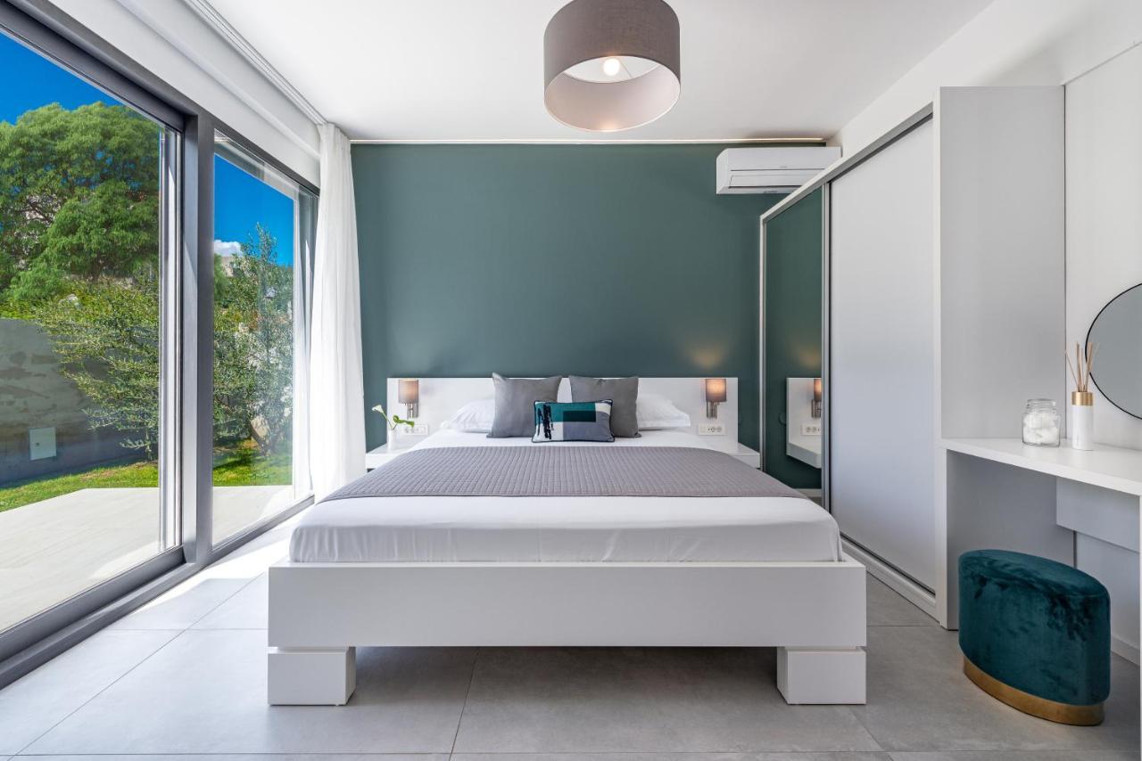 Villa Oasis - Your Luxury Home Away From Home Celopeci Exteriör bild