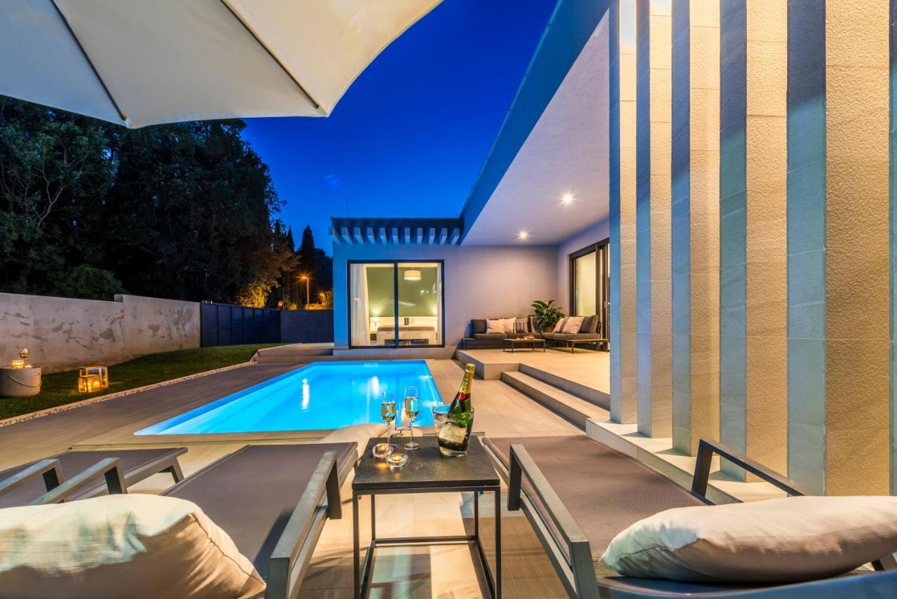 Villa Oasis - Your Luxury Home Away From Home Celopeci Exteriör bild