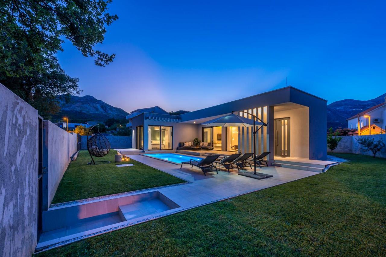 Villa Oasis - Your Luxury Home Away From Home Celopeci Exteriör bild