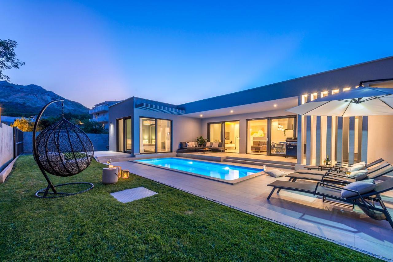 Villa Oasis - Your Luxury Home Away From Home Celopeci Exteriör bild